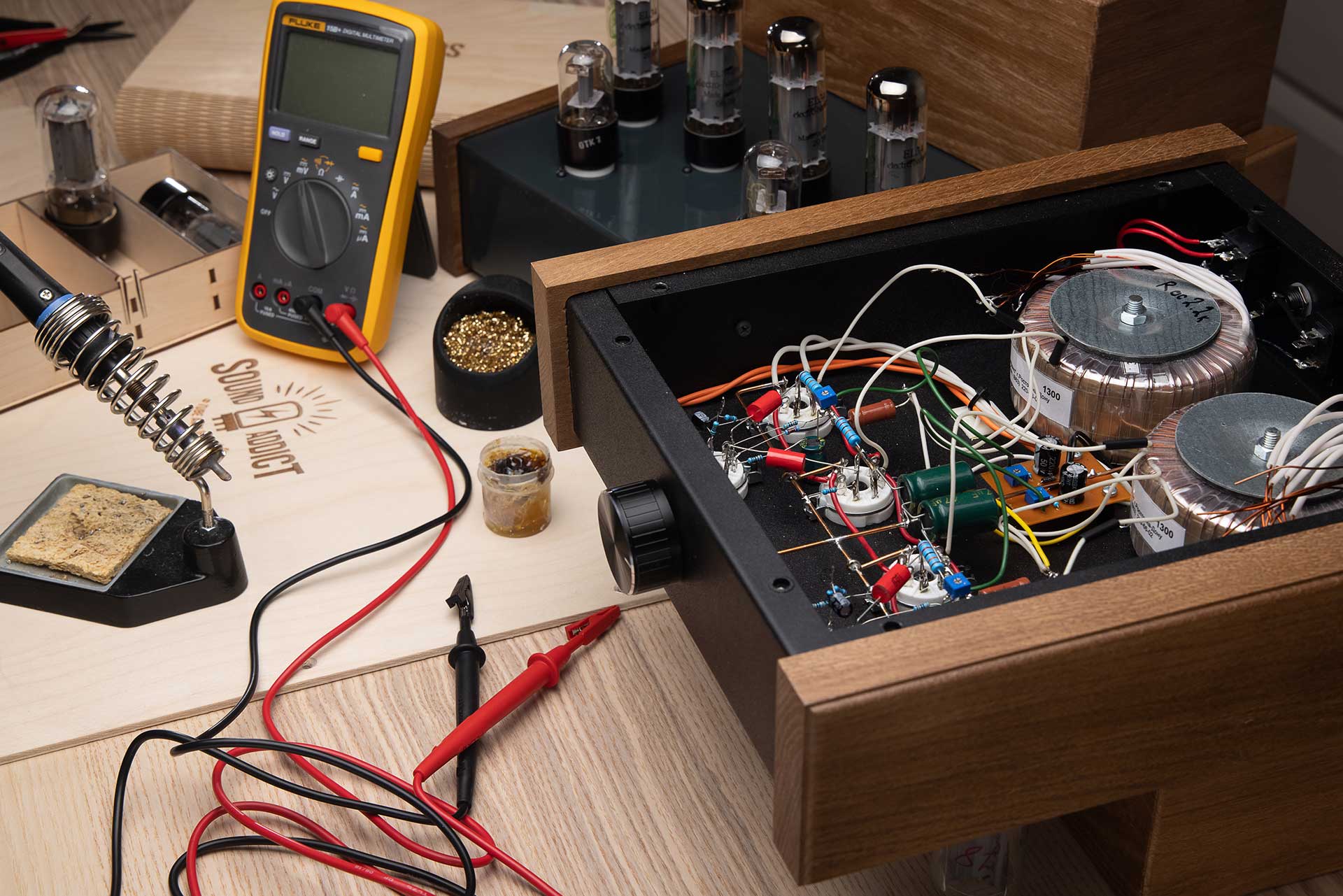 Почему Sound Addict DIY Kit 5 - Ламповый усилитель своими руками SoundAddict
